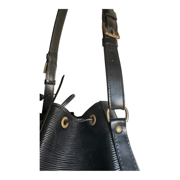 LOUIS VUITTON BLACK PETIT NOÉ LEATHER HANDBAG 💎 AUTHENTIC 💎 - Picture 4 of 13